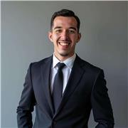 De nature pédagogue, j’ai un attraie pour l’enseignement. Je souhaite donc enseigner la comptabilité en parallèle de ma licence.